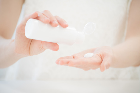 敏感肌におすすめの乳液・クリームはどれ？選び方のポイントと正しい使用方法